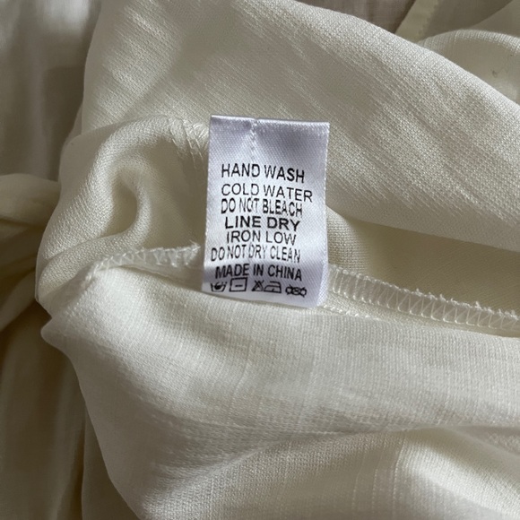 Boutique linen look sleeveless twist front top with lace trim - Picture 6 of 9